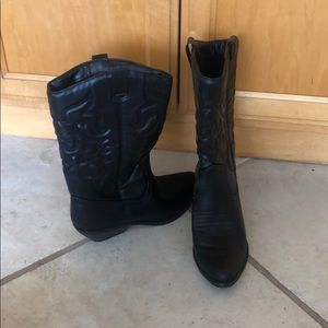 Cowboy boots size 8